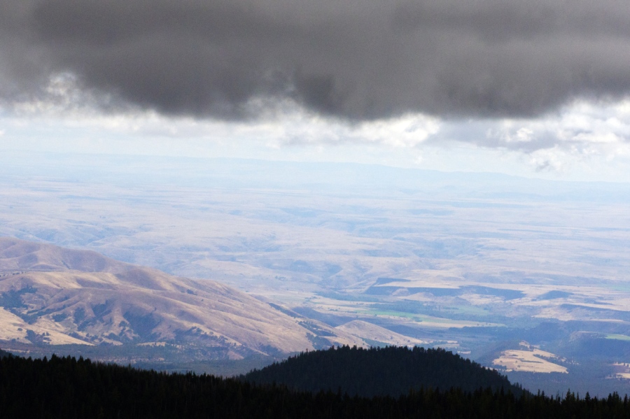 Angry storm clouds toward Central Oregon